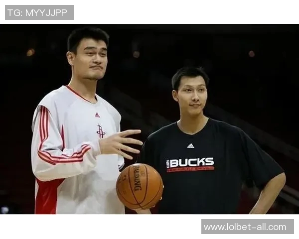 姚明在赛场上的辉煌时刻展现完美之战的传奇与荣耀