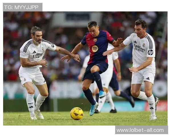 巴萨逆转拜仁3-2晋级国王杯绝杀瞬间引发争议判罚热议