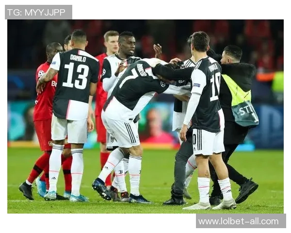 中超赛场惊现冷门尤文图斯狂胜莱比锡四球引发全场震动