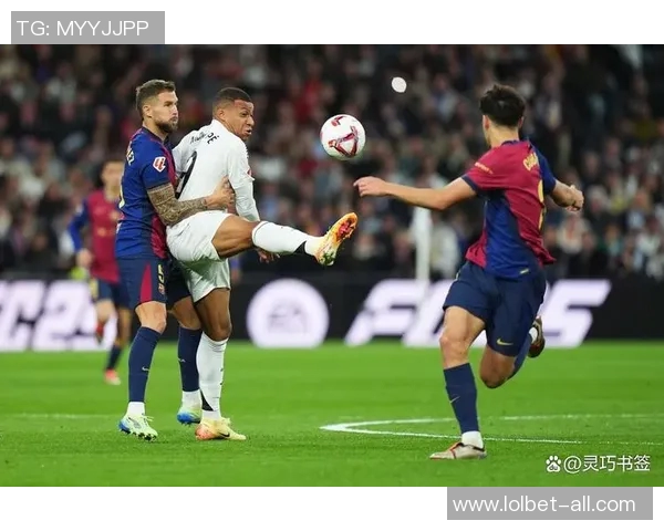 国王杯激战平局皇马与阿森纳红牌争议引发全场热议 国王杯激战平局皇马与阿森纳红牌争议引发全场热议