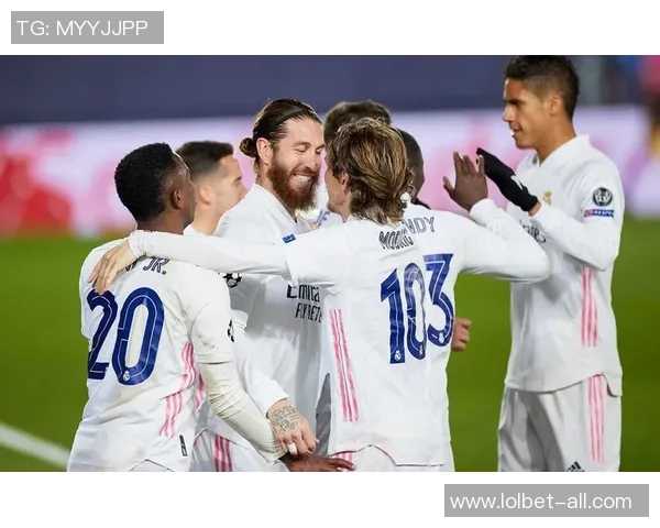 中超激战尤文图斯与皇马战成平局红牌争议引发全场热议与战术分析 中超激战尤文图斯与皇马战成平局红牌争议引发全场热议与战术分析