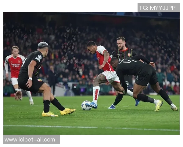 中超赛场惊现历史冷门曼联逆袭拜仁上演6比2大胜盛宴