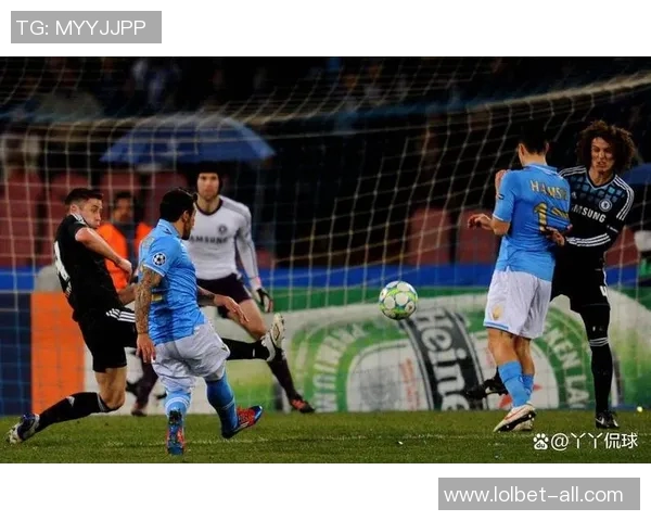 那不勒斯狂胜切尔西4-0足总杯爆冷瞬间引发全场沸腾