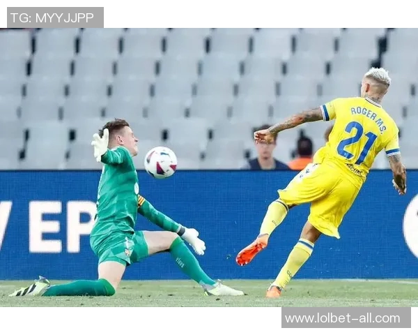 世界杯激战巴萨逆转莱比锡点球争议引发全场热议