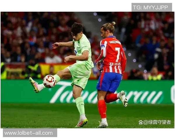 足总杯精彩对决莱比锡大胜马竞乌龙球引发热议与转会传闻 足总杯精彩对决莱比锡大胜马竞乌龙球引发热议与转会传闻