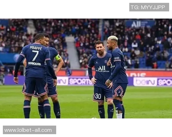 德甲激战巴黎圣日耳曼与尤文图斯战成平局红牌事件引发全场热议